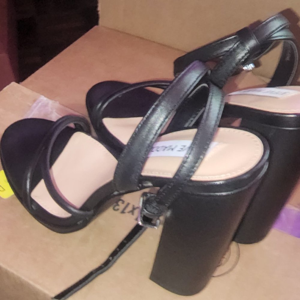 Steven Madden Jenniefer Black Leather Heels